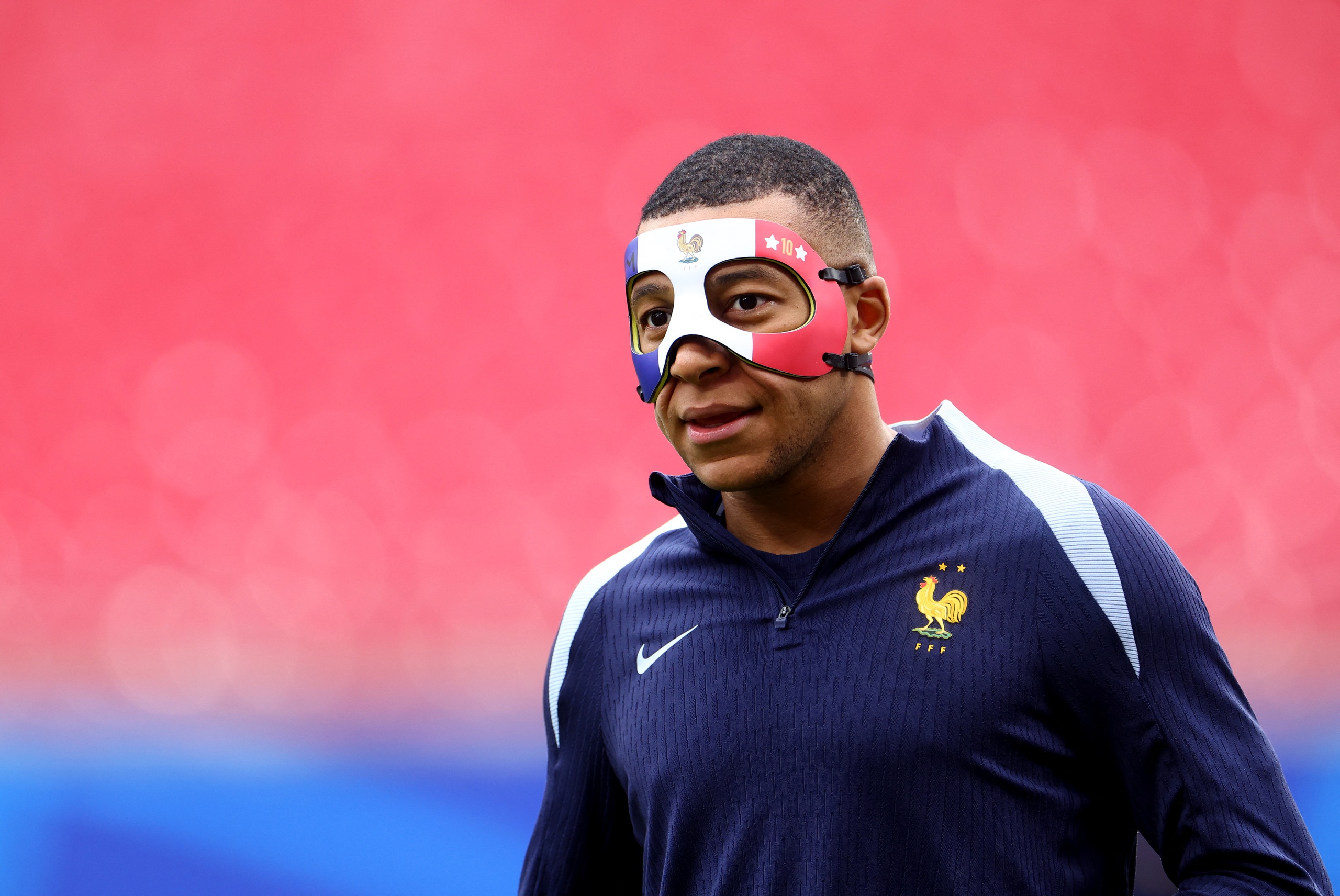 Mbappe gây sốt với hình ảnh khác lạ, fan đội tuyển Pháp nín thở- Ảnh 2.